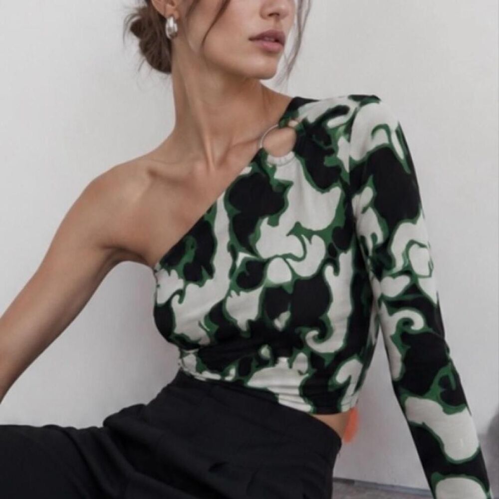Zara Women's Green and Black Crop-top